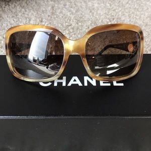 CHANEL Sunglasses